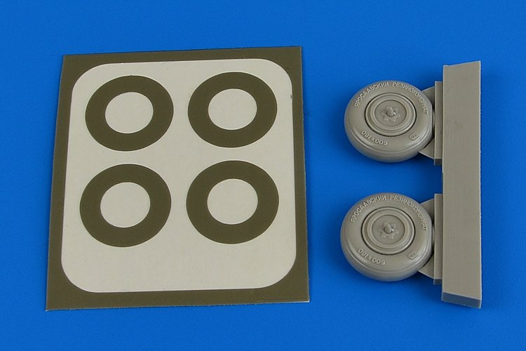 Aires 4739 Yak-3 wheels &amp; paint masks 1/48