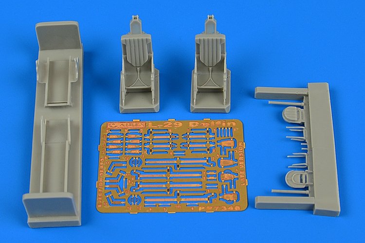 Aires 7348 L-29 Delfín ejection seats late version 1/72 AMK