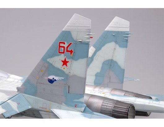 Trumpeter 02270 Su-27UB Flanker-C 1/32 – imagen 3