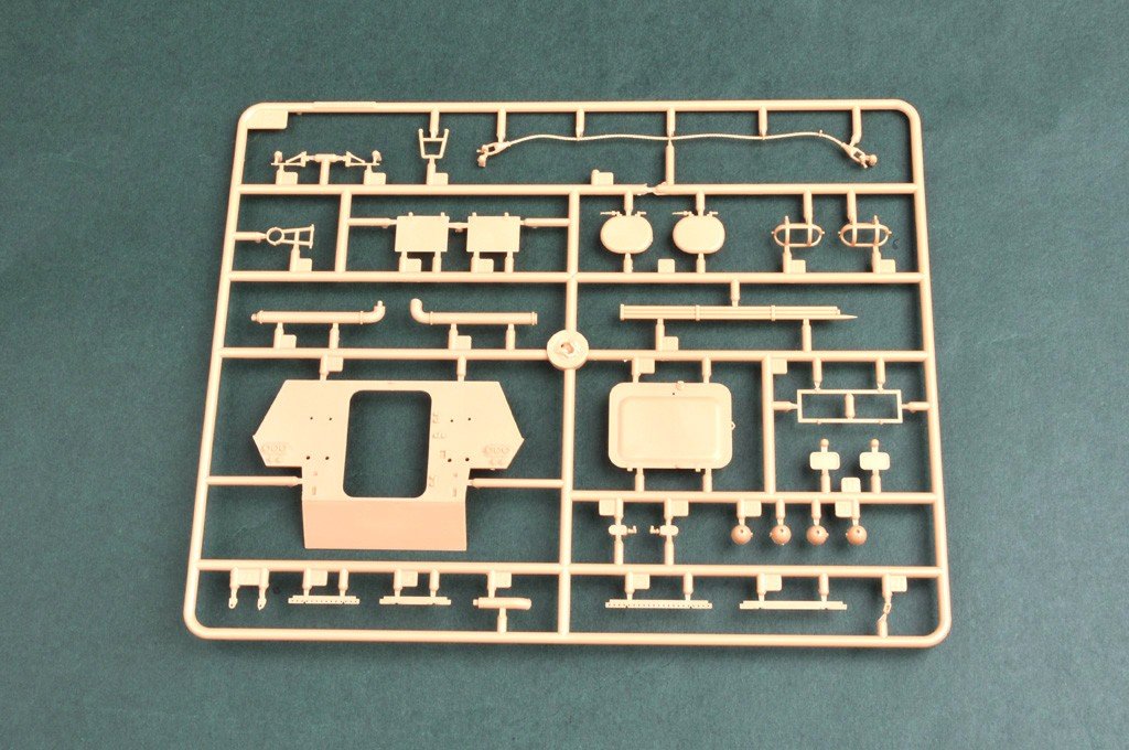 Hobby Boss 82485 PLA PTL02 Wheeled Tank Destroyer 1/35 – immagine 7