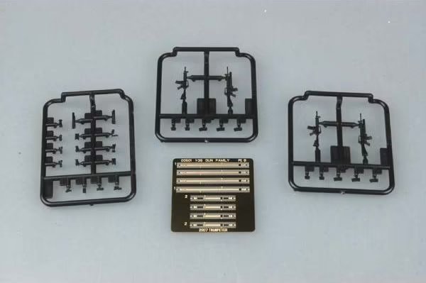Trumpeter 00507 Mitrailleuse américaine AR-15/M16/M4 - Famille M16A2/M203 et M733 1/35 – image 2