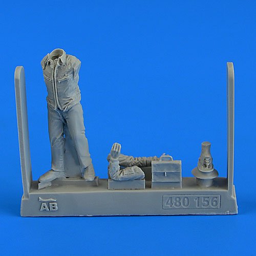 Aerobonus 480156 Soviet Air Officer - the Cold War period 1/48