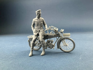 Copper State Models F32-058 Werner Voss posing with a motorcycle (Motorcycle not included) 1/32 – Bild 2