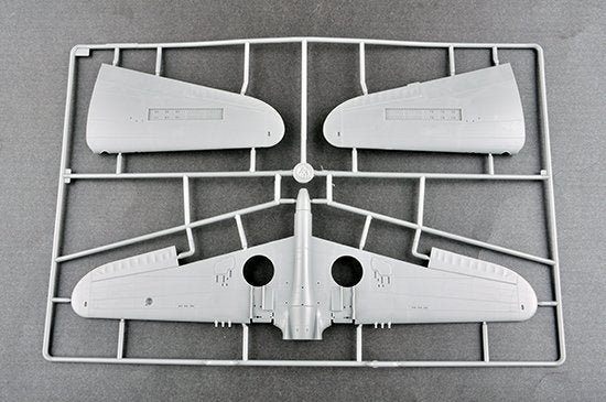 Trumpeter 02212 P-40N War Hawk 1/32 – image 6