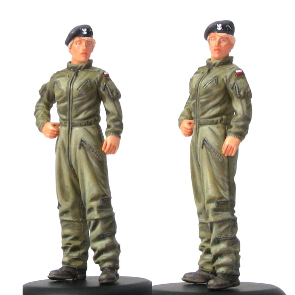 Toro 35F38 10 Brygada Kawalerii Pancernej - Kobieta-żołnierz z załogi czołgu Leopard Figurka wraz z kalkomanią 1/35