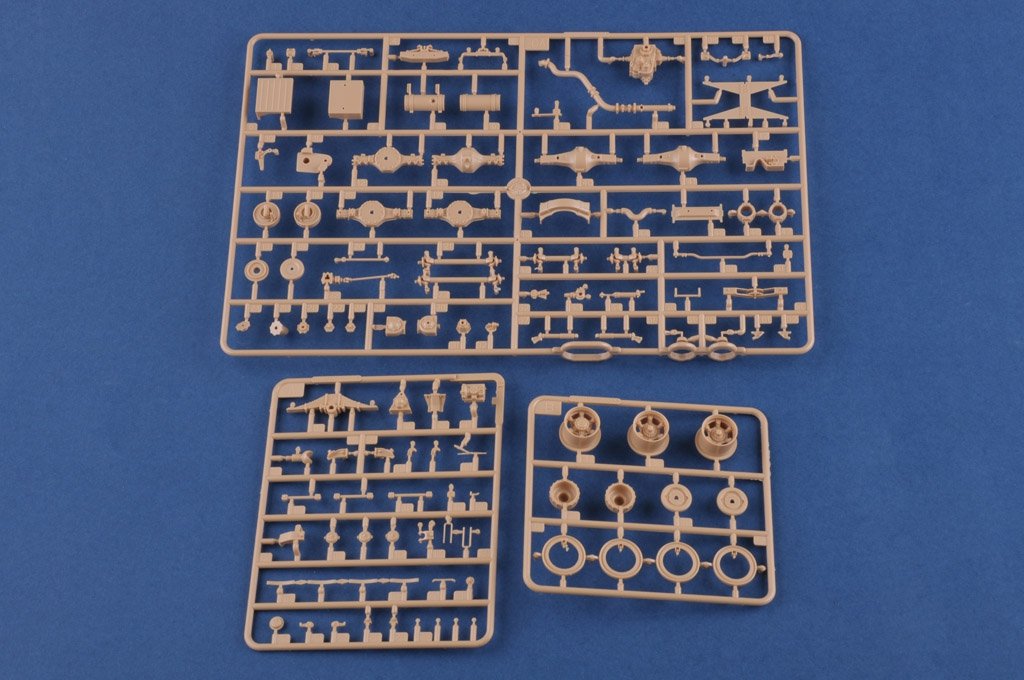 Hobby Boss 85510 Russian KrAZ-260 Cargo Truck 1/35 – Bild 5