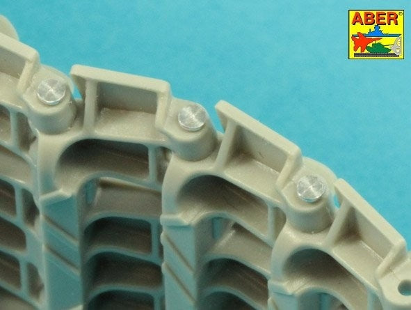 Aber 16170B Set of pins for Panther tank tracks x176 pcs / Zestaw sworzni do gąsienic czołgu Panther x176 szt 1/16